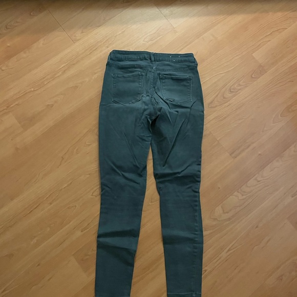 Old Navy Womens Mid Rise Jeans.  Size 6 - Picture 2 of 4